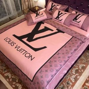 Queen Pink And Big Logo Louis Vuitton Bedding Set