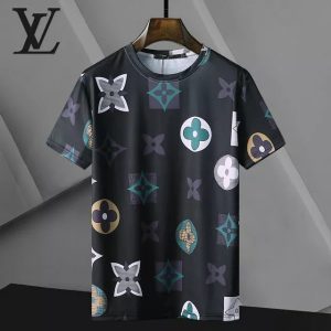 Limited Edition 2025 Louis Vuitton Unisex T-Shirt DN05409