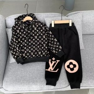 Kid Luxury Louis Vuitton Tracksuits DN26020641