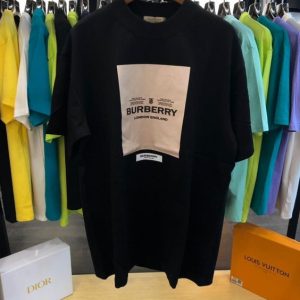 Burberry Unisex T-Shirt – DN608544