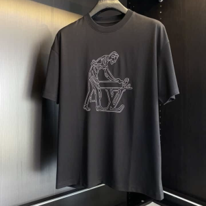 Louis Vuitton Luxury T-Shirt DN26210306