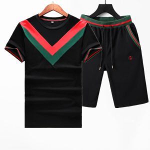 2025 Gucci Tracksuits for men - DN09419