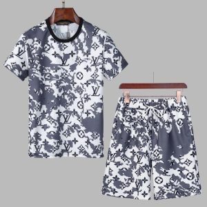 2025 Louis Vuitton Tracksuits for men - DN22490