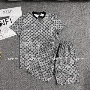 2025 Louis Vuitton Tracksuits for men - DN9190605