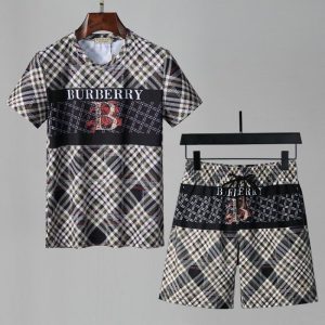2025 Burberry Tracksuits for men - DN22409