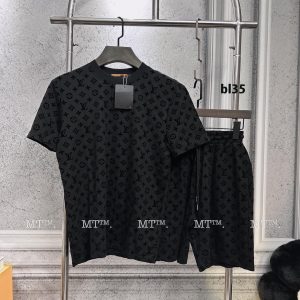 2025 Louis Vuitton Tracksuits  - DN26010609